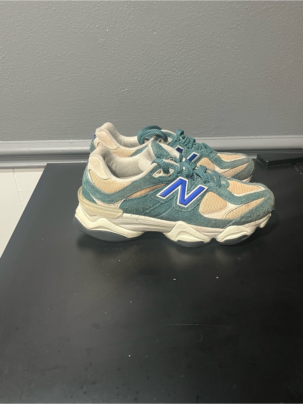 New Balance Kids Teal and Cream Chunky Sneakers 9060